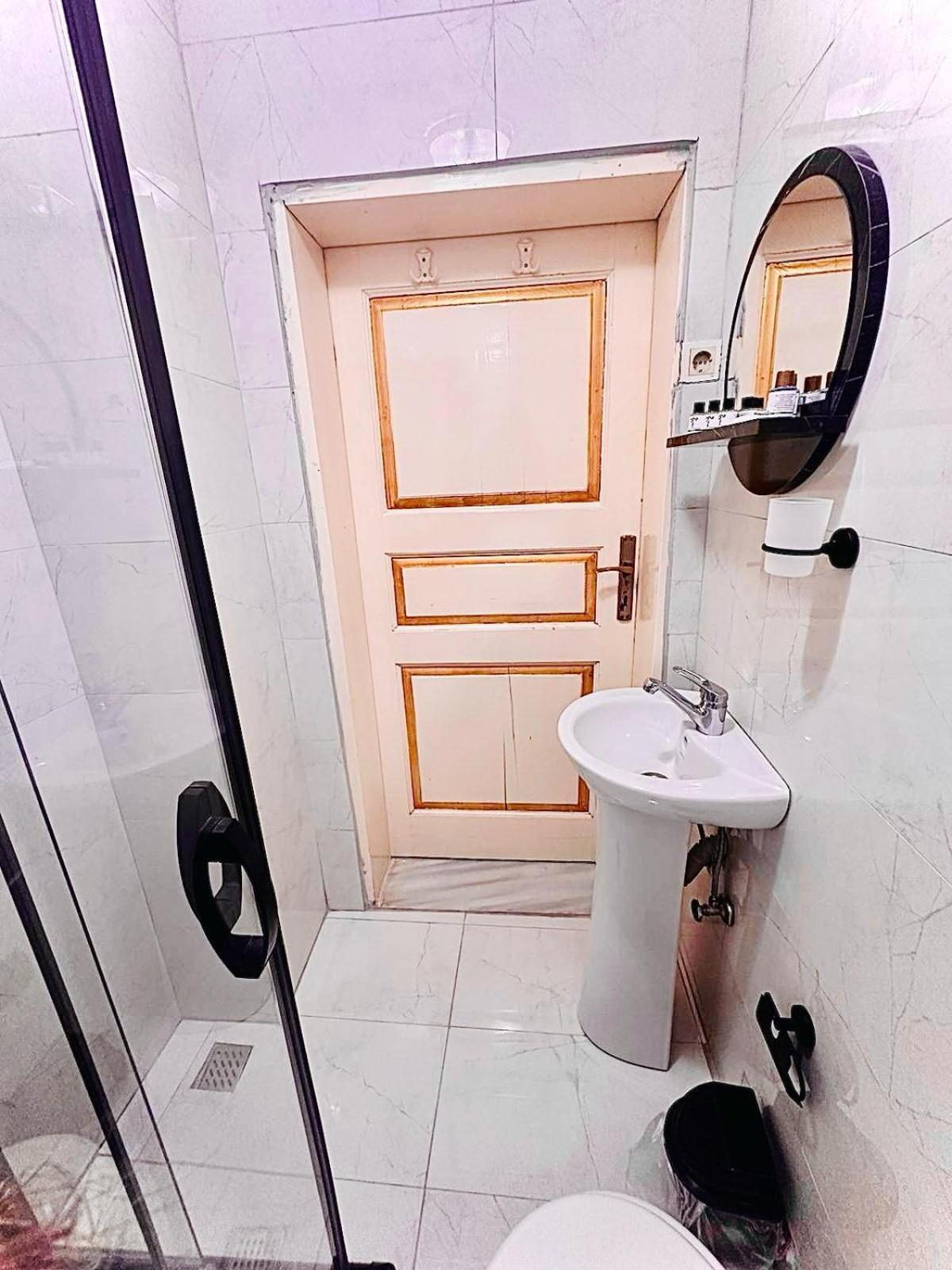 Alhambra Apart Hotel Истанбул Екстериор снимка